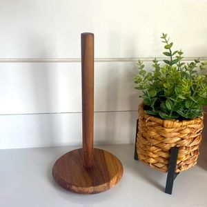 Wood paper towel holder